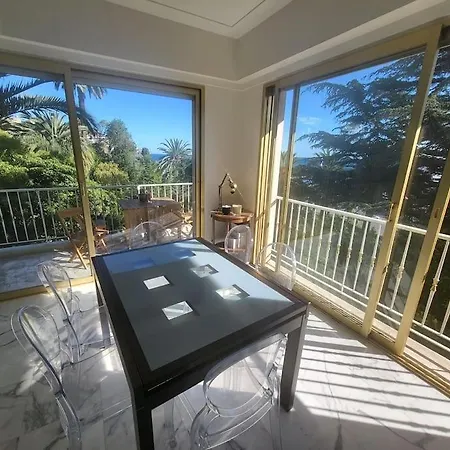 ホームステイ Free Parking, Private Bedroom And Bathroom With Seaview ニース