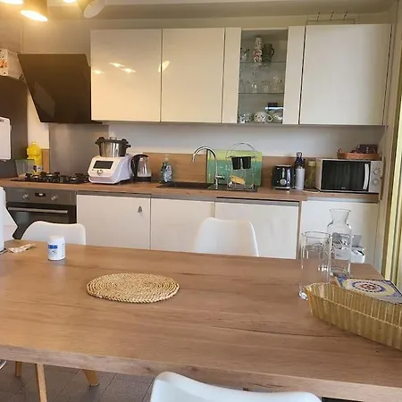 Free Parking, Private Bedroom And Bathroom With Seaview ホームステイ